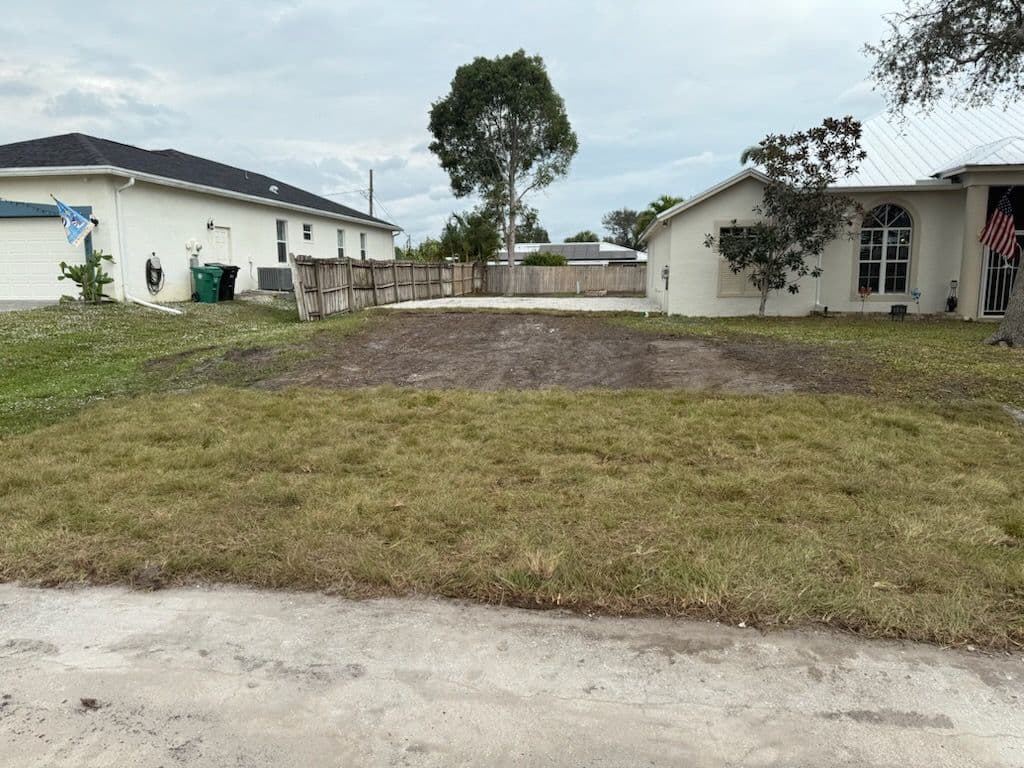 Project AZ-WE-GO's Efficient Sod Installation Between Homes image