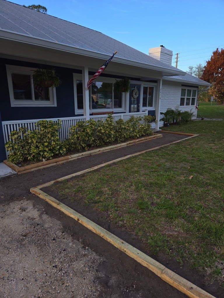 Gallery photos for Gravel Driveway and Pathway Installation at a Beautiful Residence: Image #2